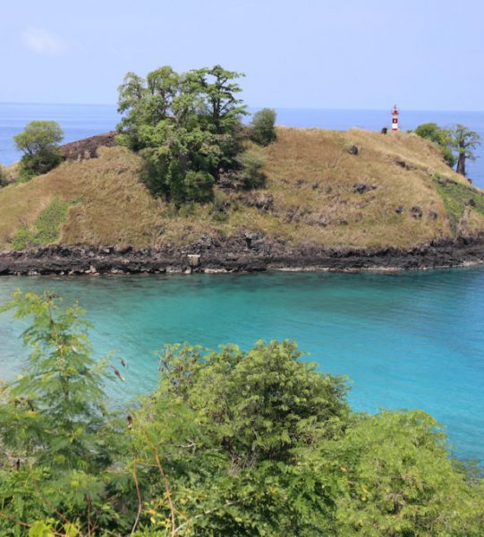 lagoa-azul-in-the-north-of-sao-tome-island_STP_Boulenger_Xavier_shutterstock_779138179-1024x683